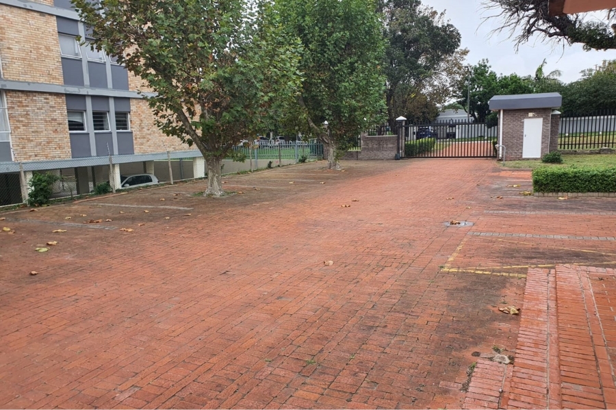 To Let commercial Property for Rent in Walmer Eastern Cape